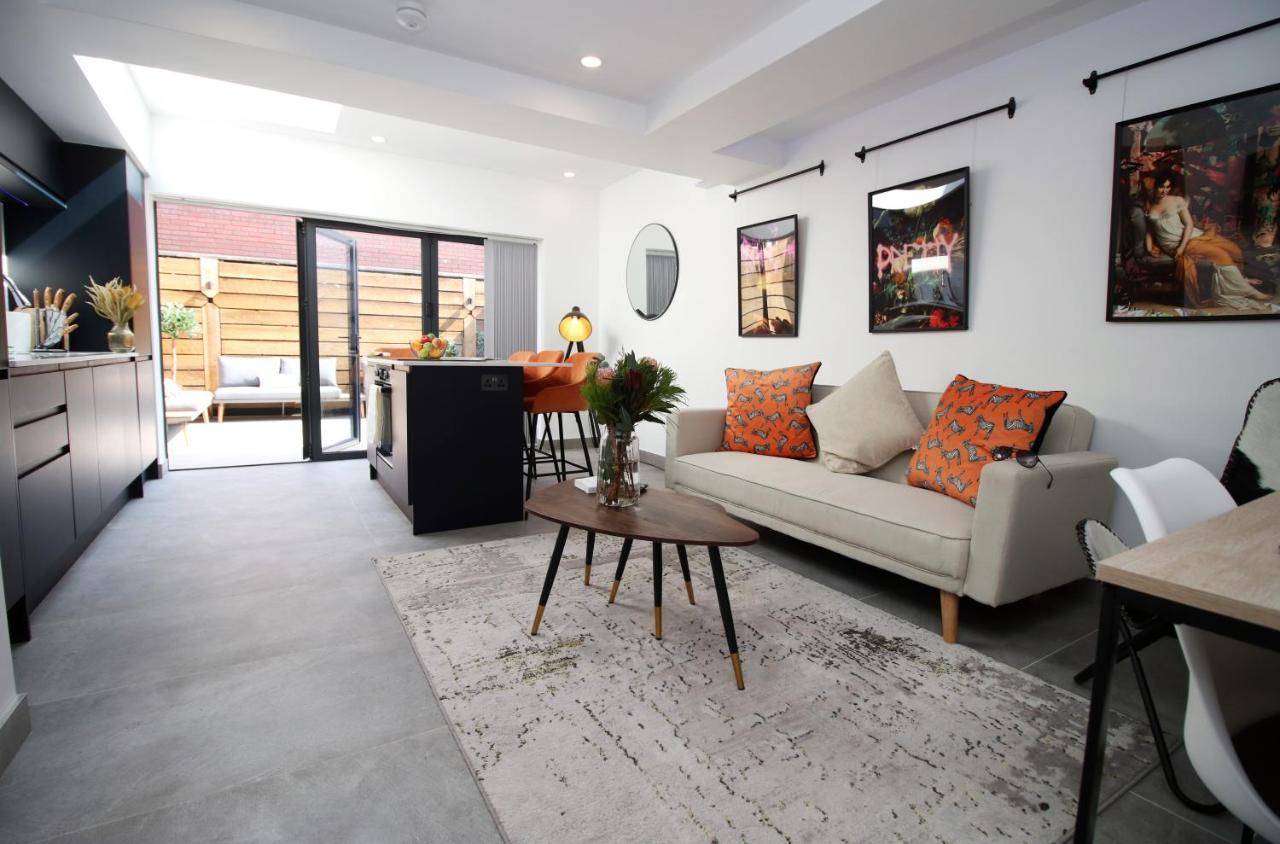 New Spacious 2 Bed Getaway - Private Courtyard! - Underfloor Heating Cardiff Exterior foto