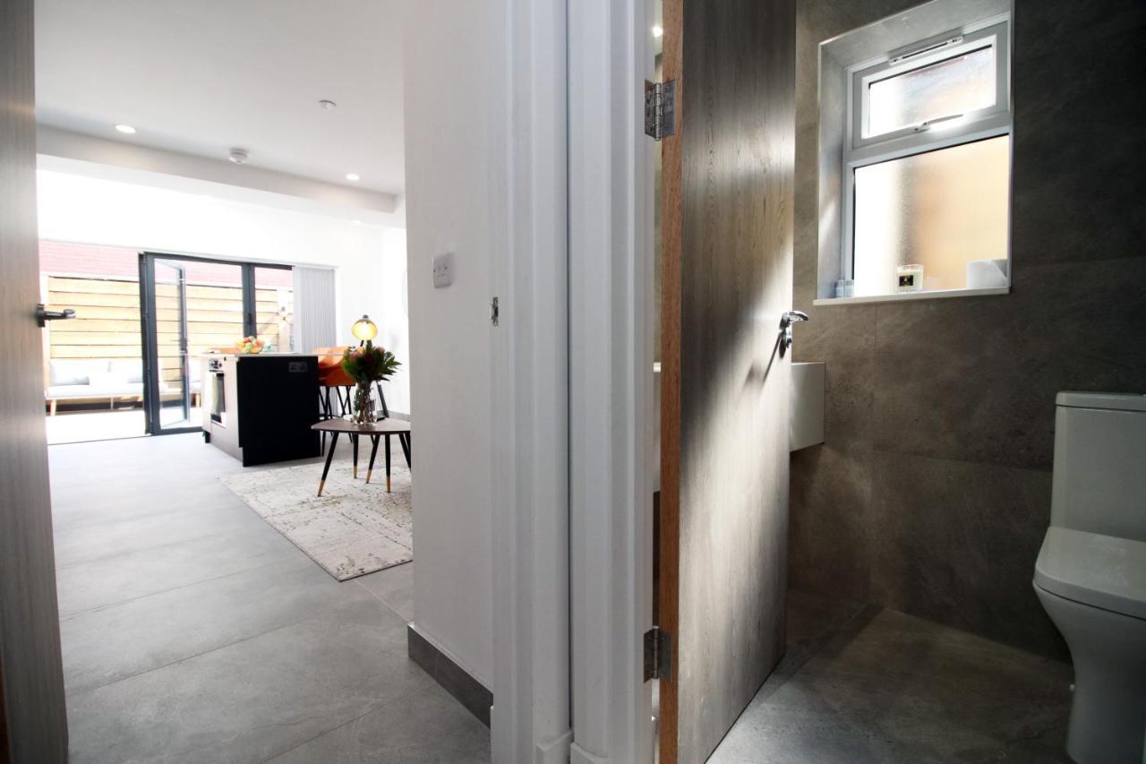 New Spacious 2 Bed Getaway - Private Courtyard! - Underfloor Heating Cardiff Exterior foto